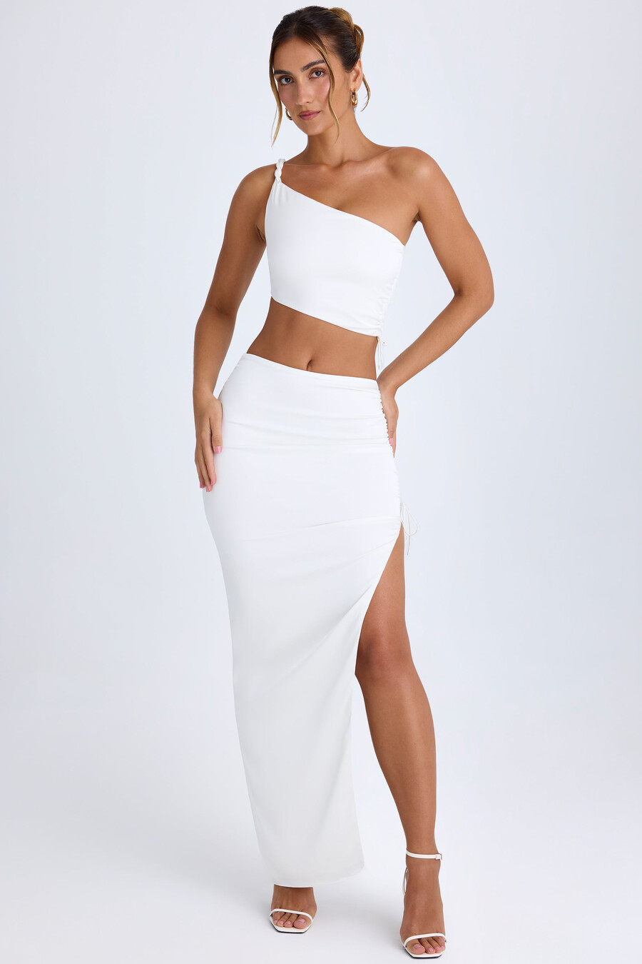 geplooide maxi-rok met asymmetrische taille in wit