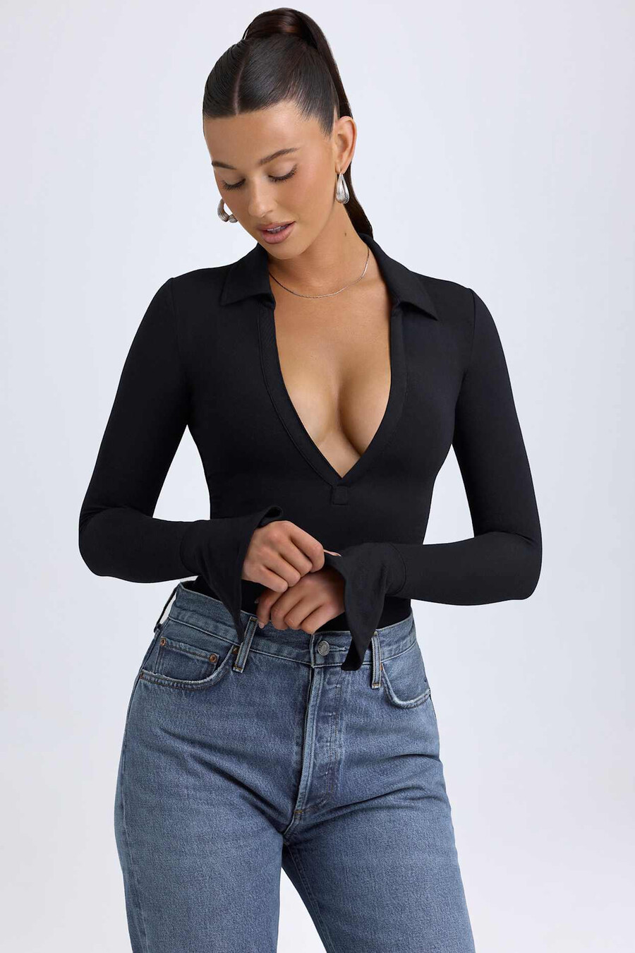 modal bodysuit met diepe v-hals in zwart