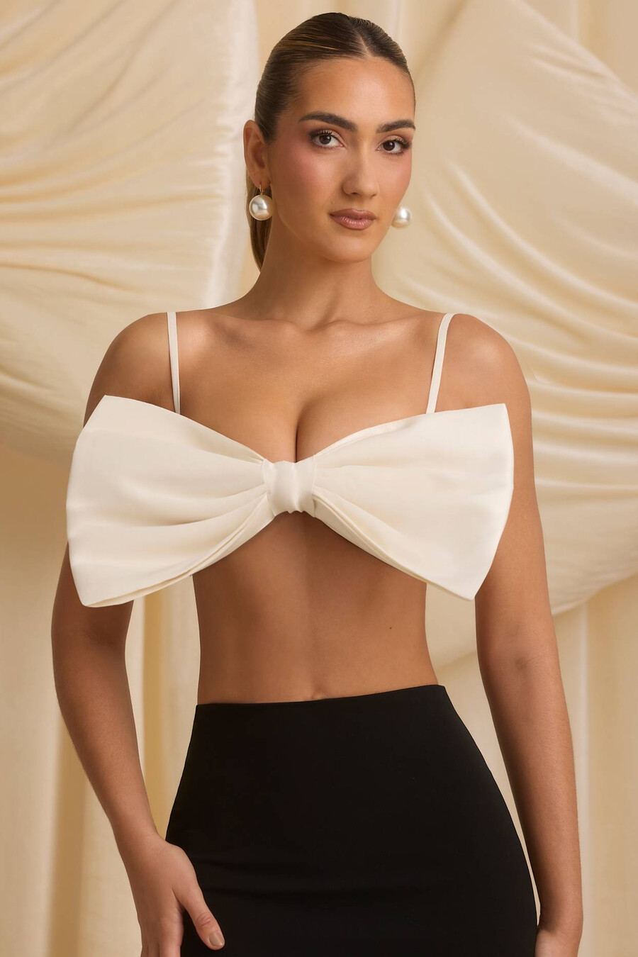 strapless crop top met strik in ivoor