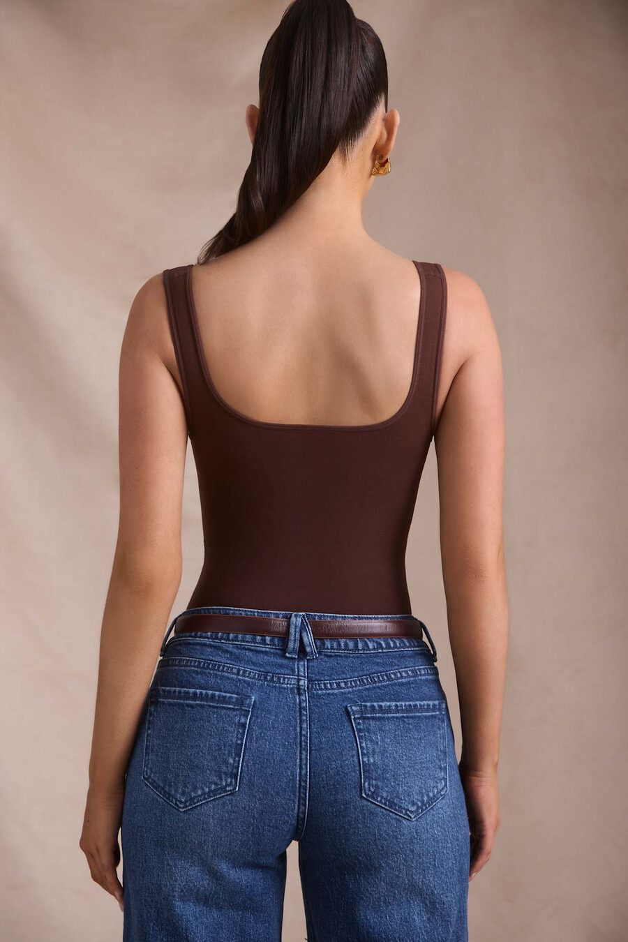 naadloze bodysuit met sweetheart-halslijn in espressobruin.