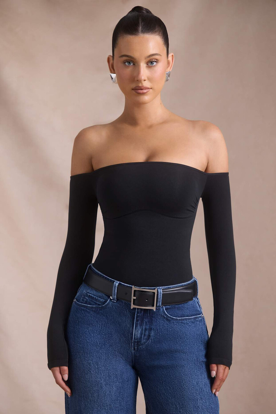 naadloze off-shoulder bodysuit met lange mouwen in zwart