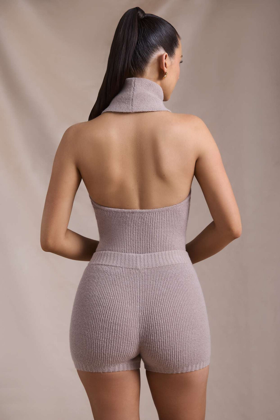 geribbelde gebreide coltrui met open rug in taupe