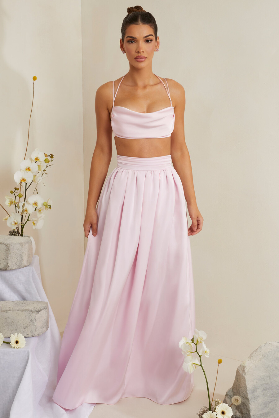 crop top met colkraag van zware satijn in roze