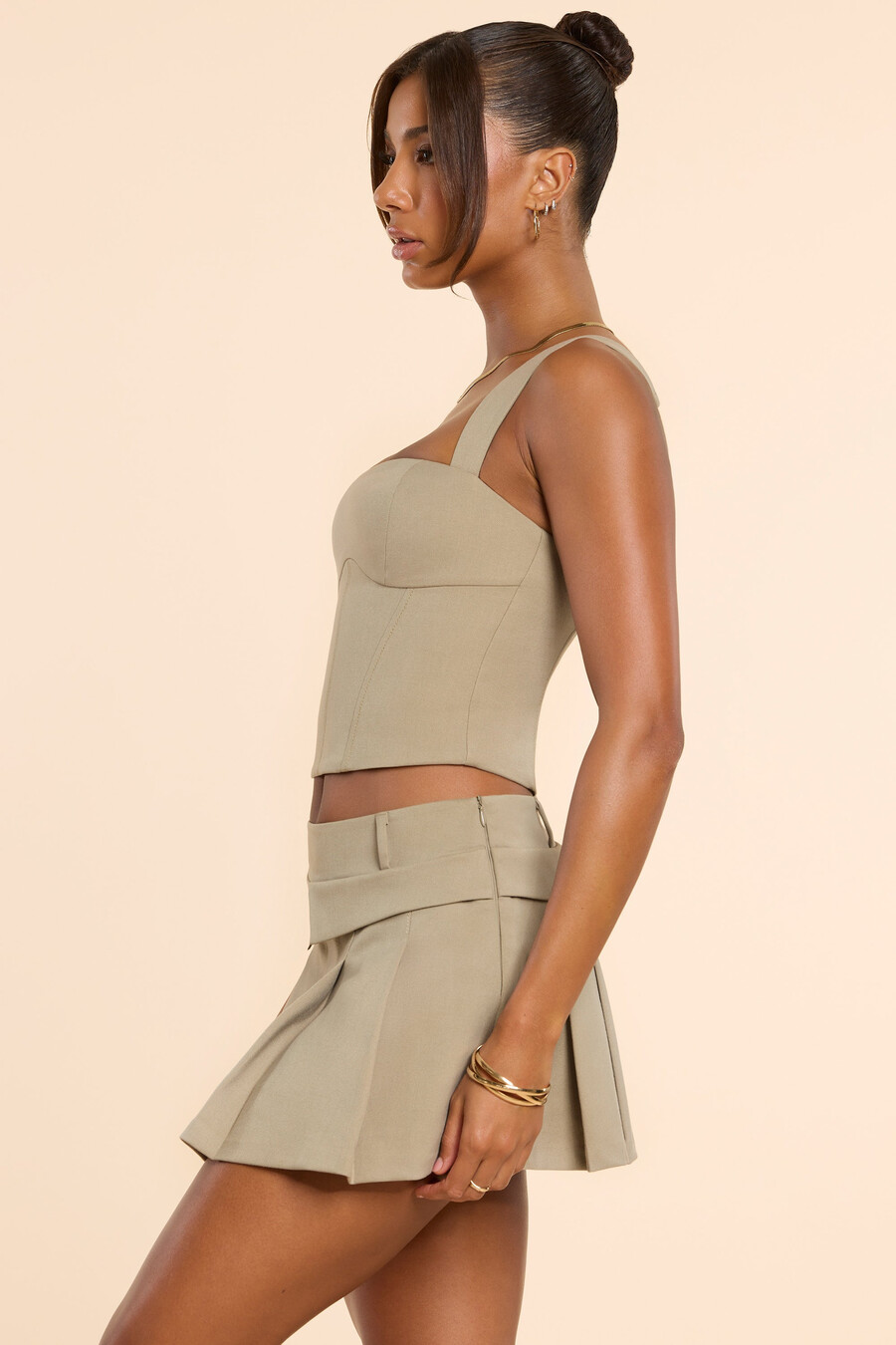 getailleerd topje van geborstelde twill met vierkante hals in taupe