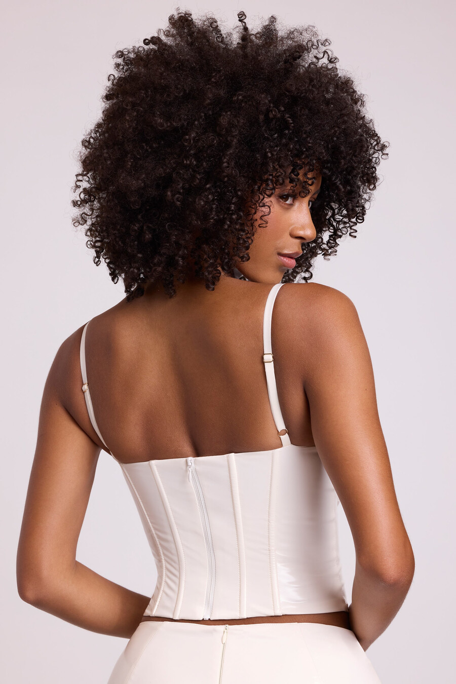 vinyl crop top met beugel en korset in wit