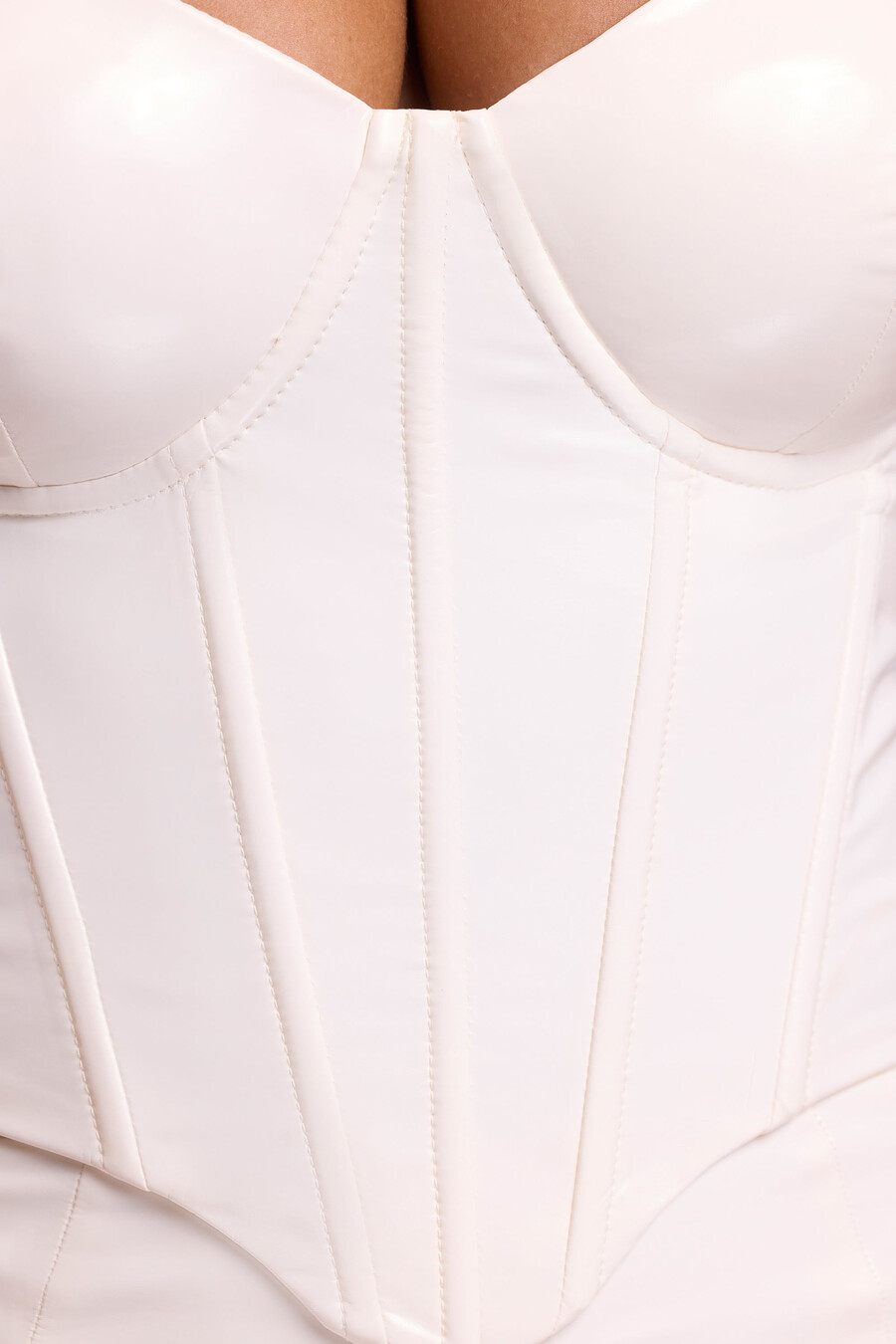 vinyl crop top met beugel en korset in wit