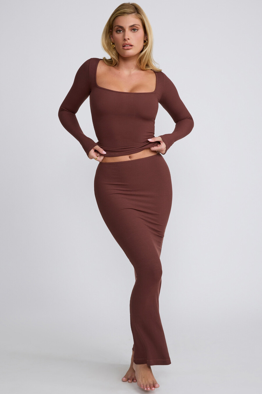 geribbelde modal top met lange mouwen in chocoladebruin