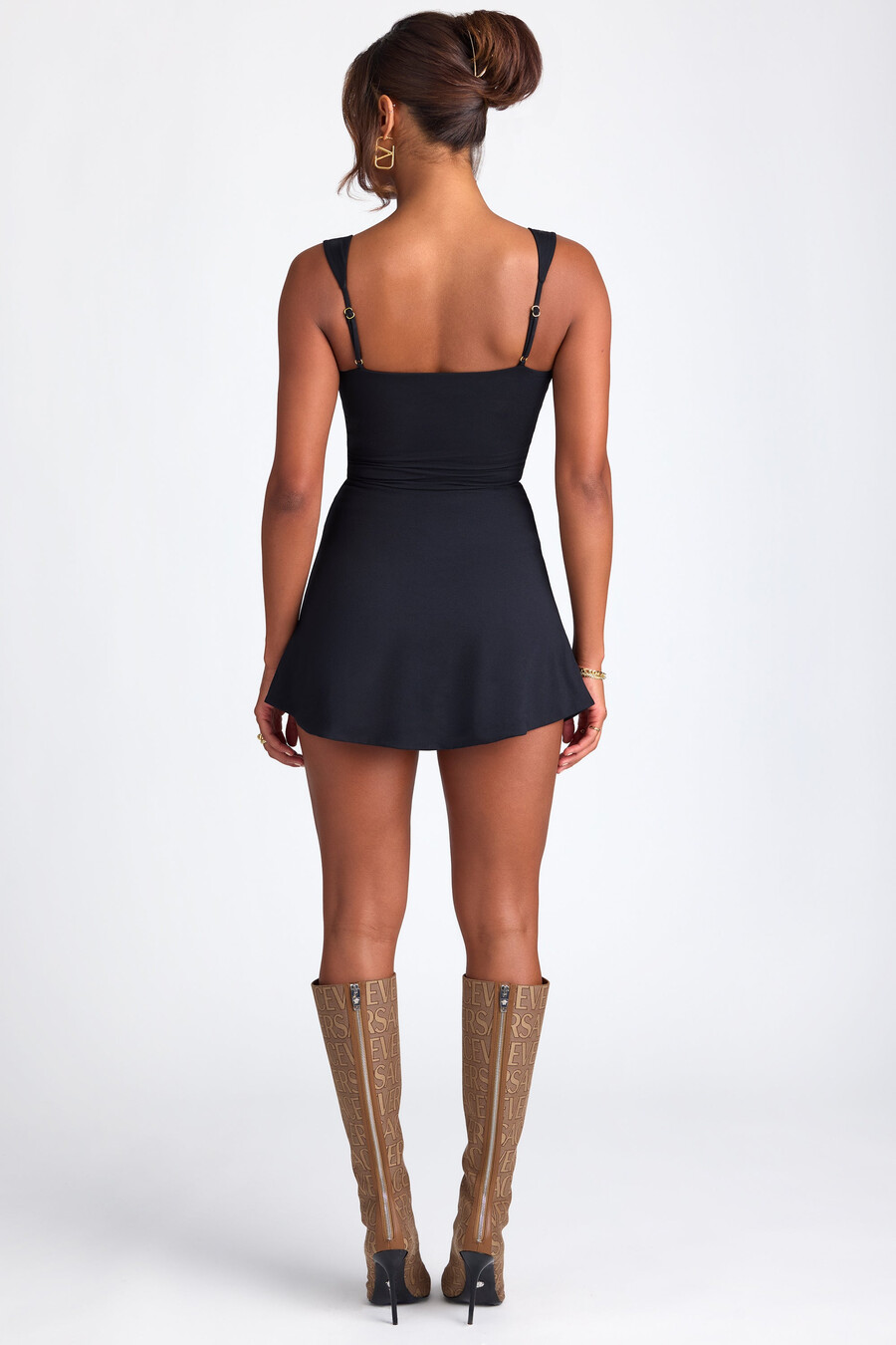modal top met sweetheart-halslijn in zwart