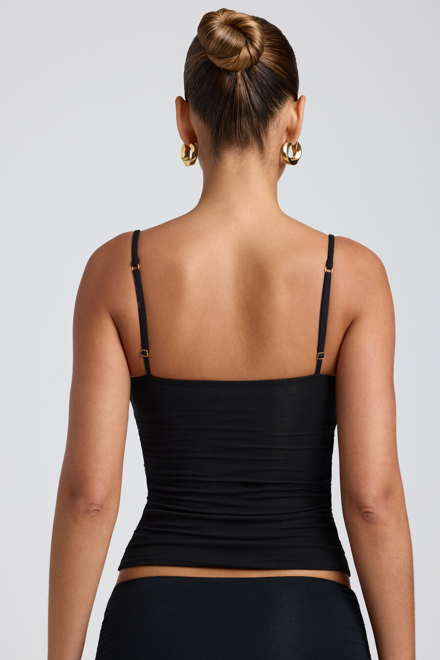 modal tanktop met ruches en laagjes in zwart