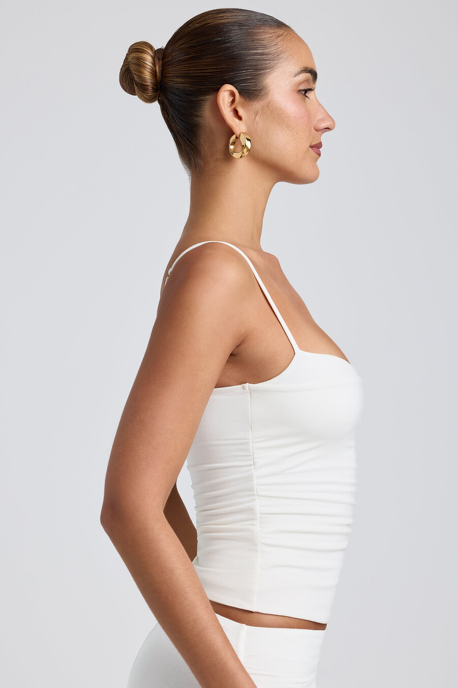 modal tanktop met ruches en laagjes in wit