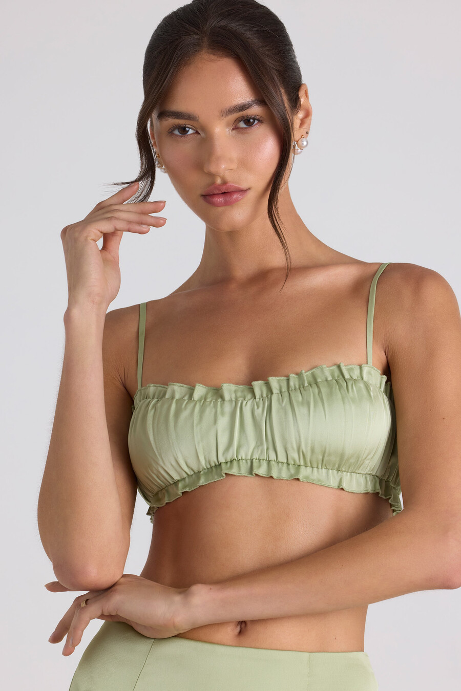 crop top met ruches en smockwerk in lentegroen