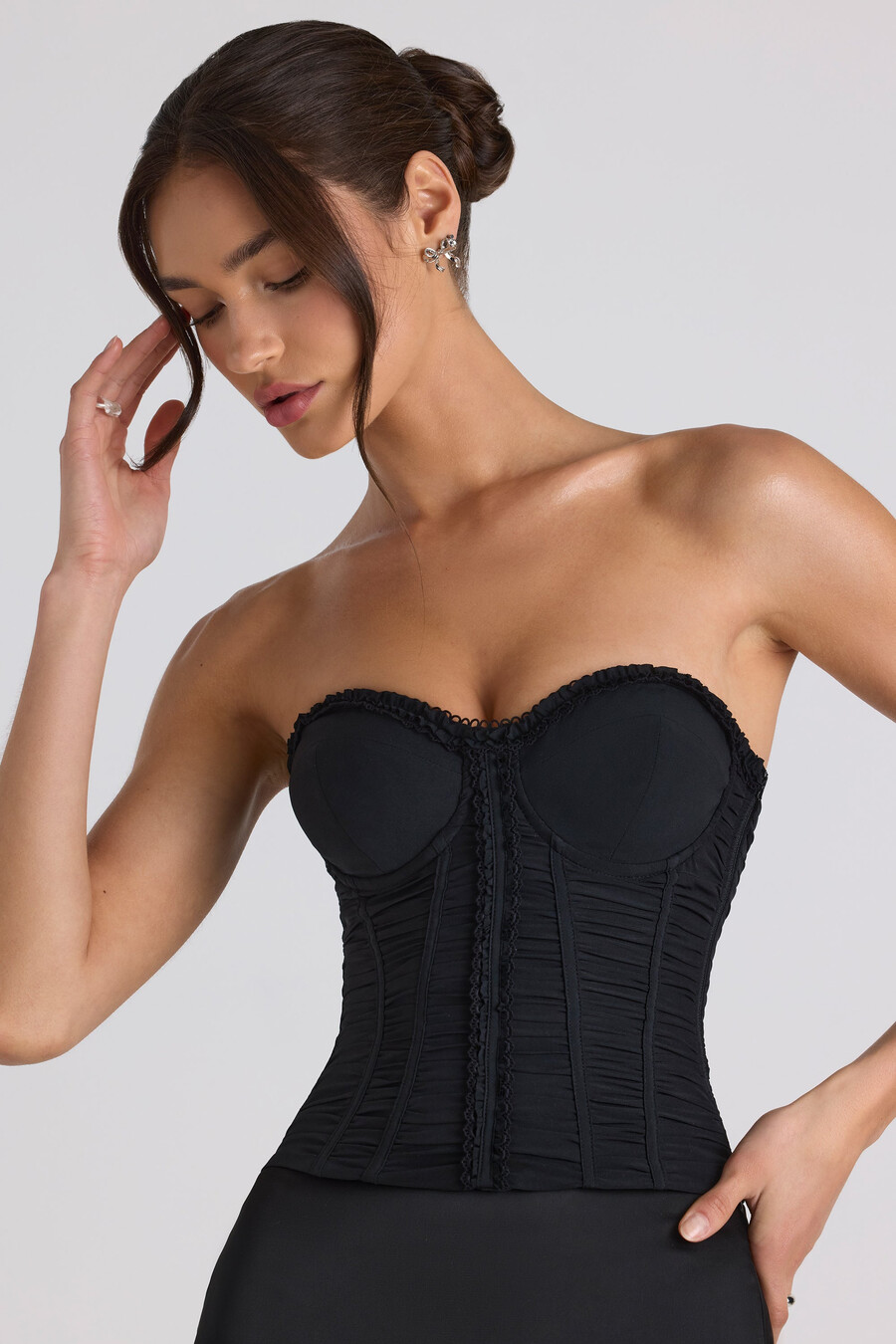 geplooide strapless korsettop met vetersluiting in zwart