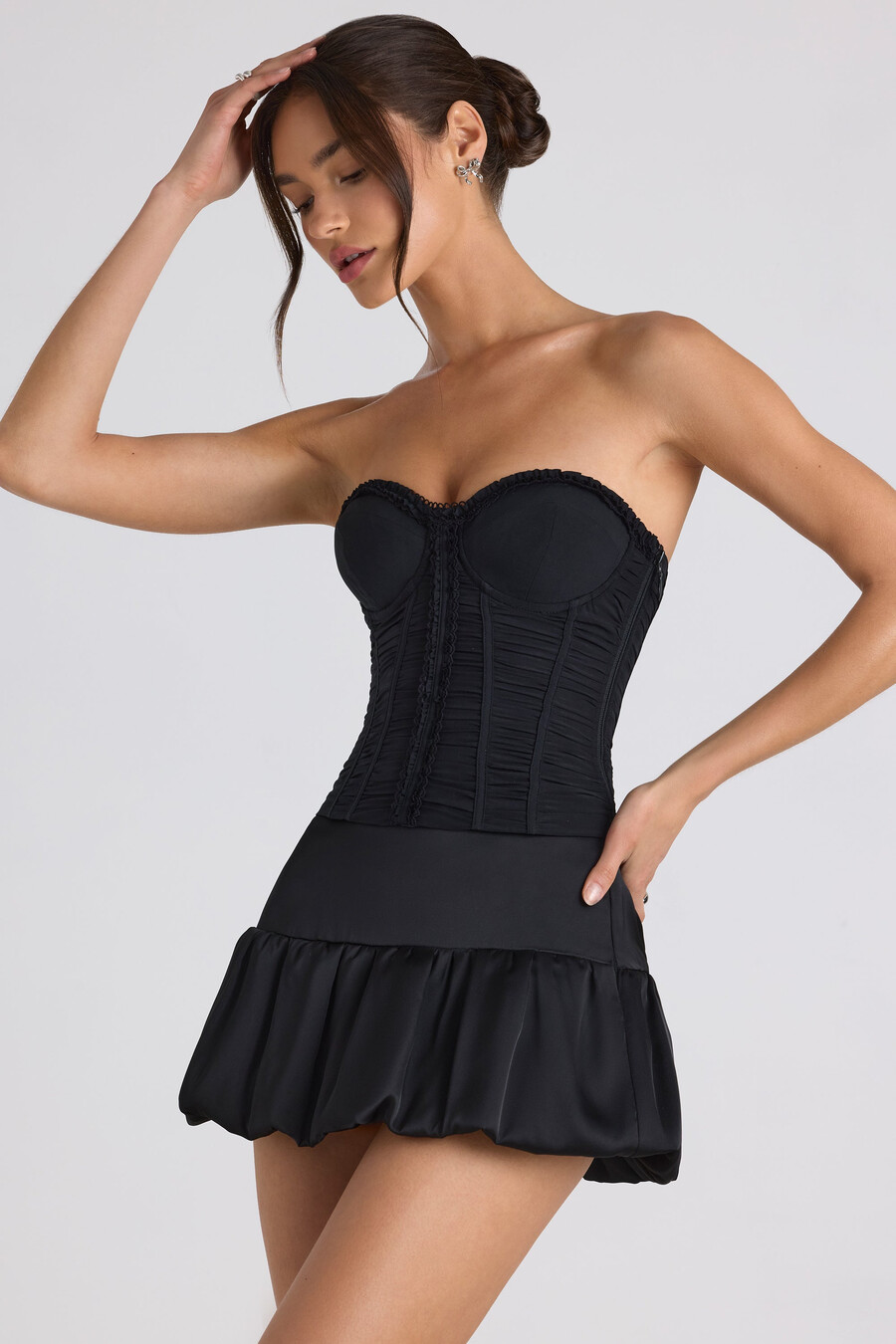 geplooide strapless korsettop met vetersluiting in zwart
