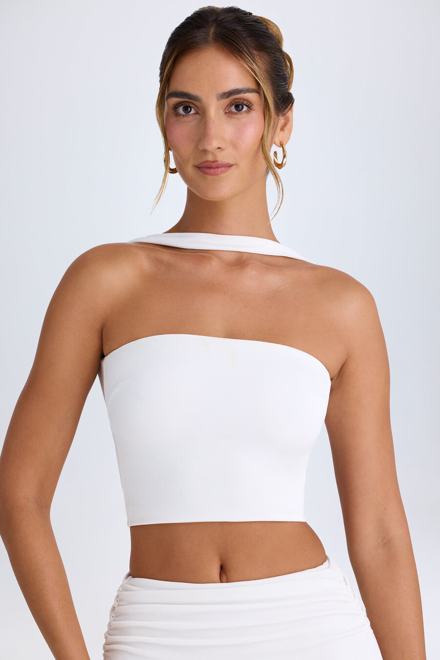 bandeau top met chokerdetail in het wit