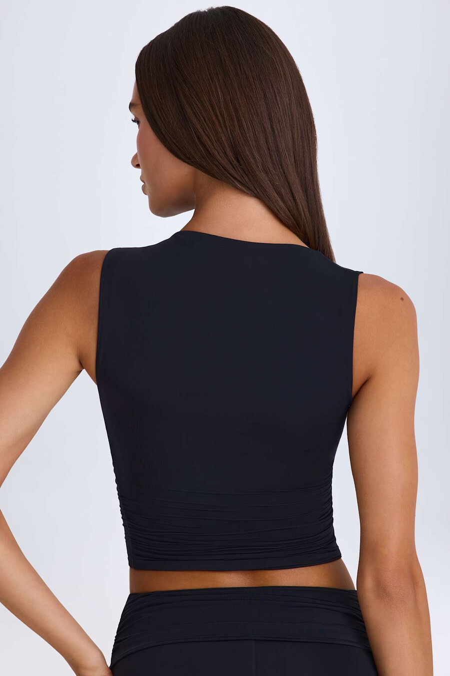 gedraaide tanktop met uitsnijdingen in zwart