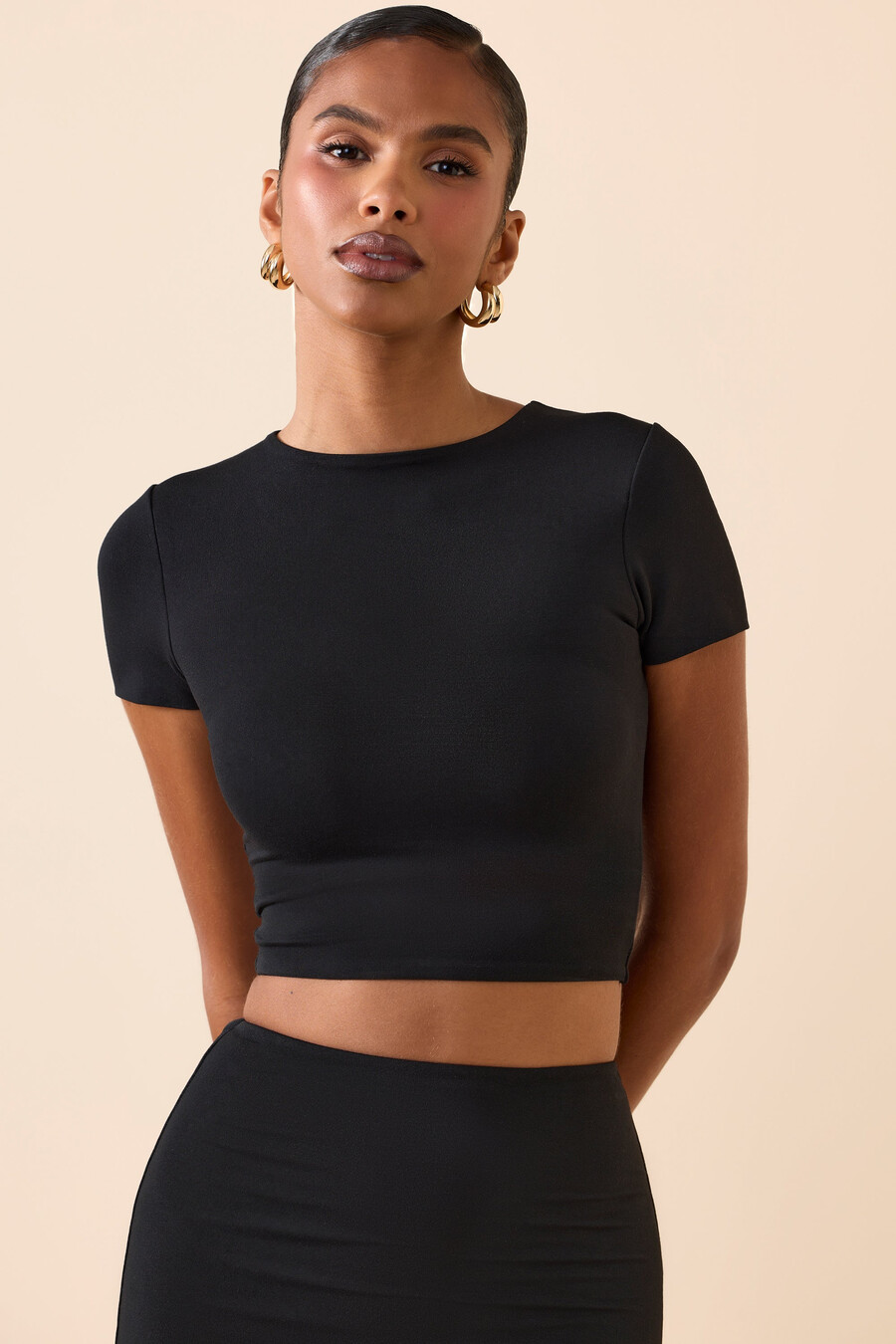 modal crop top met korte mouwen in zwart